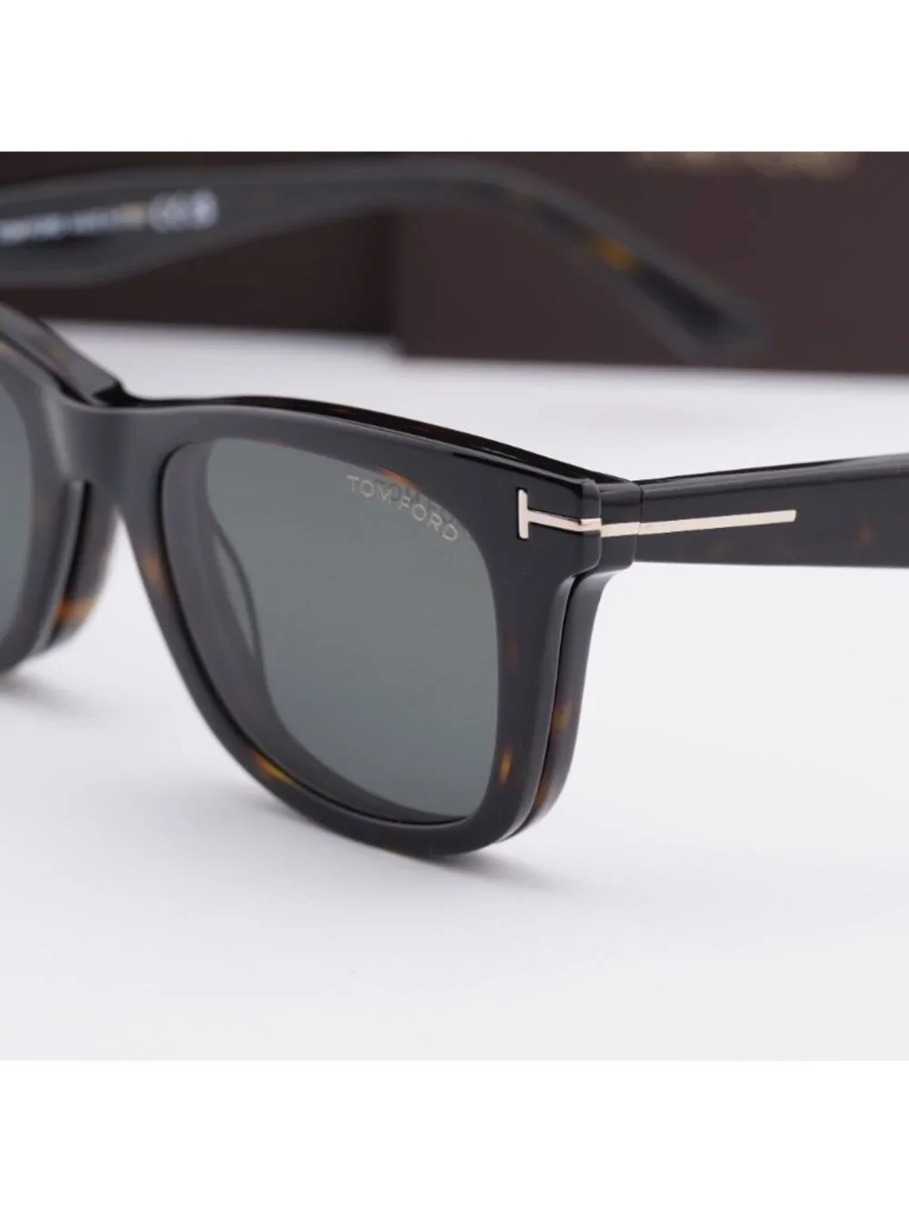 Tom Ford model ft5970